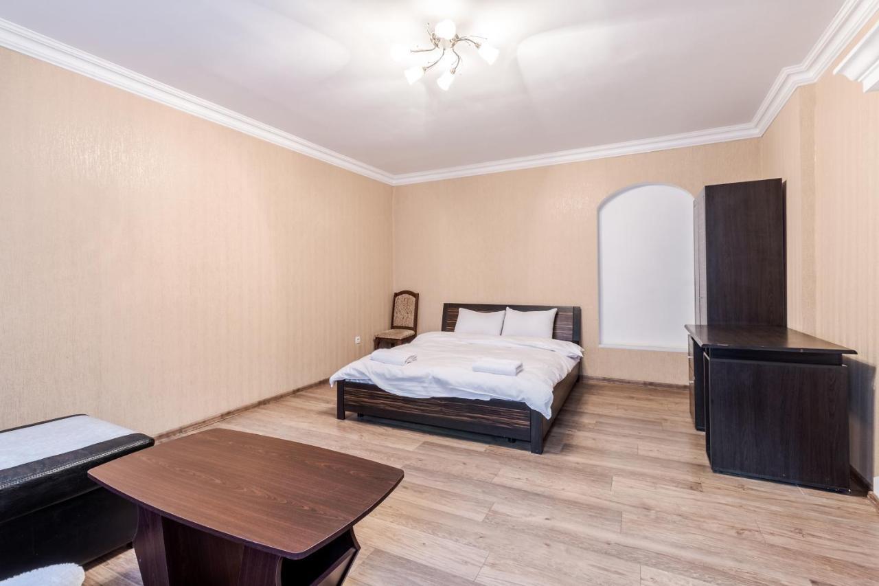 New Ruska Apartment Lviv Extérieur photo